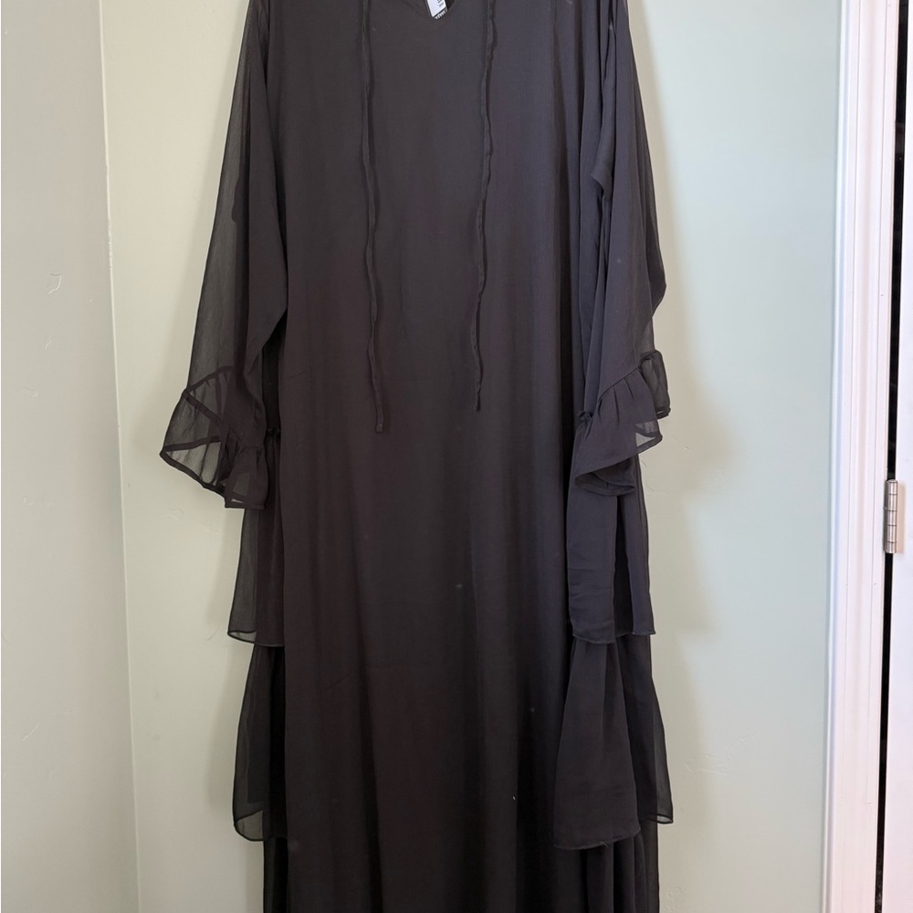 Boohoo Black Tiered Ruffled Long Sleeve Gown